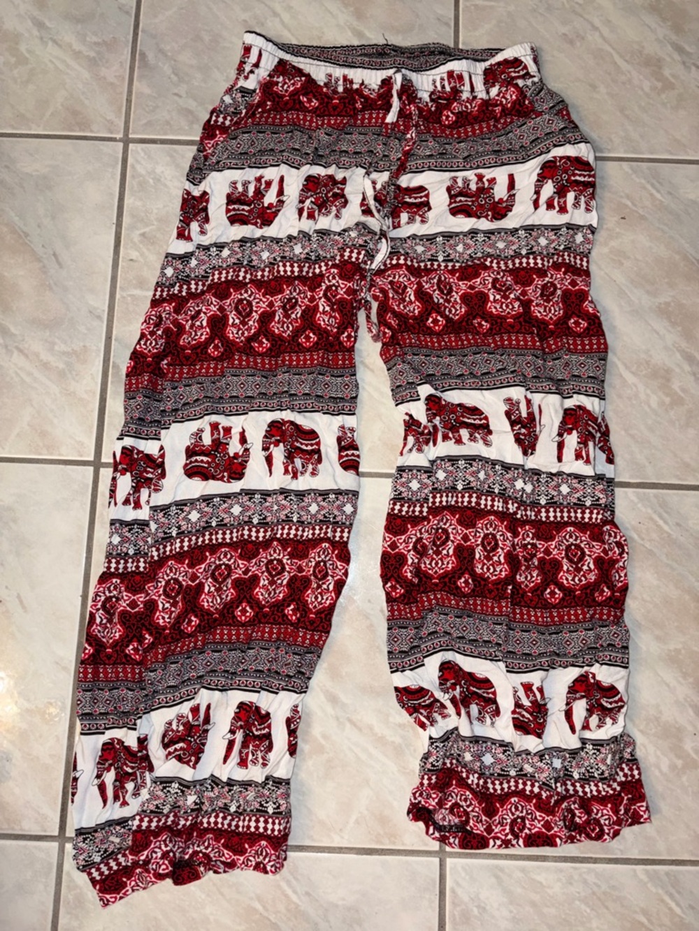 Juniors L/XL Red and White Elephant Patterned Casual Lounge Pants Drawstring
